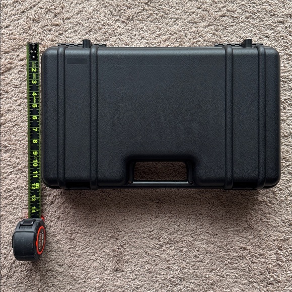 Hard Case - Picture 3 of 7